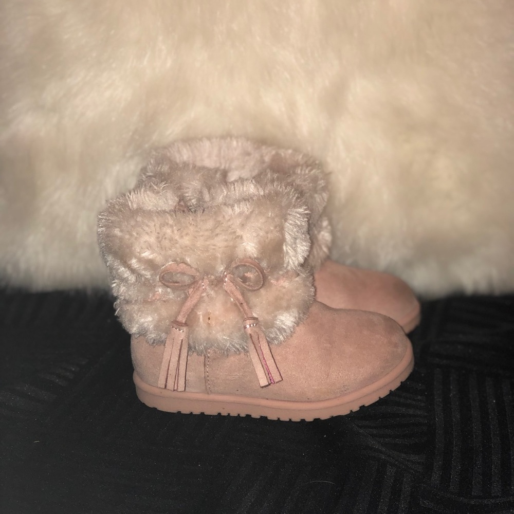 Toddler girl Fur Boots!